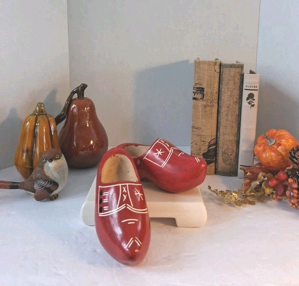 VTG Toddler Dutch Wooden Shoes Red Klompen Clogs Mini Folk Art Holland Decor